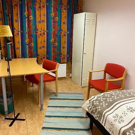Sentrum Overnatting-kjollefjord Gasthuis