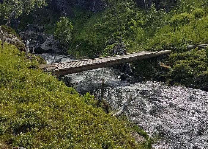 Sentrum Overnatting-kjollefjord Gasthuis *