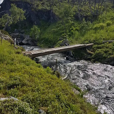 Sentrum Overnatting-kjollefjord Maison d'hôtes *